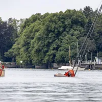feuerwehr_gesunkenes_segelboot05_cf.jpg