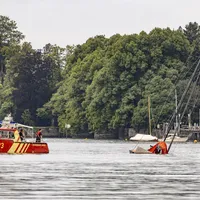 feuerwehr_gesunkenes_segelboot01_cf.jpg
