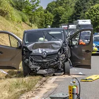 unfall_b31_zwei_vans05_cf.jpg